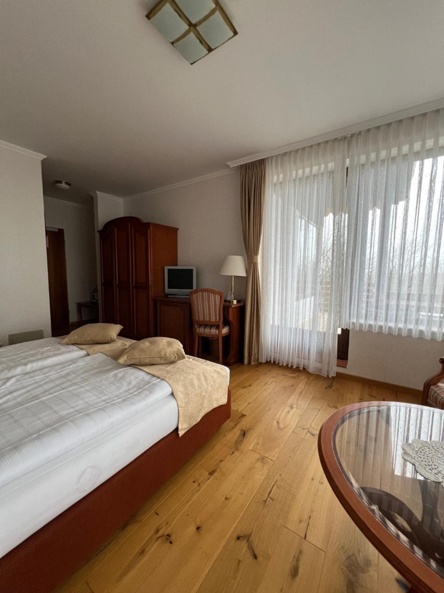 Parkhotel Maasberg Бад-Зобернхайм Экстерьер фото