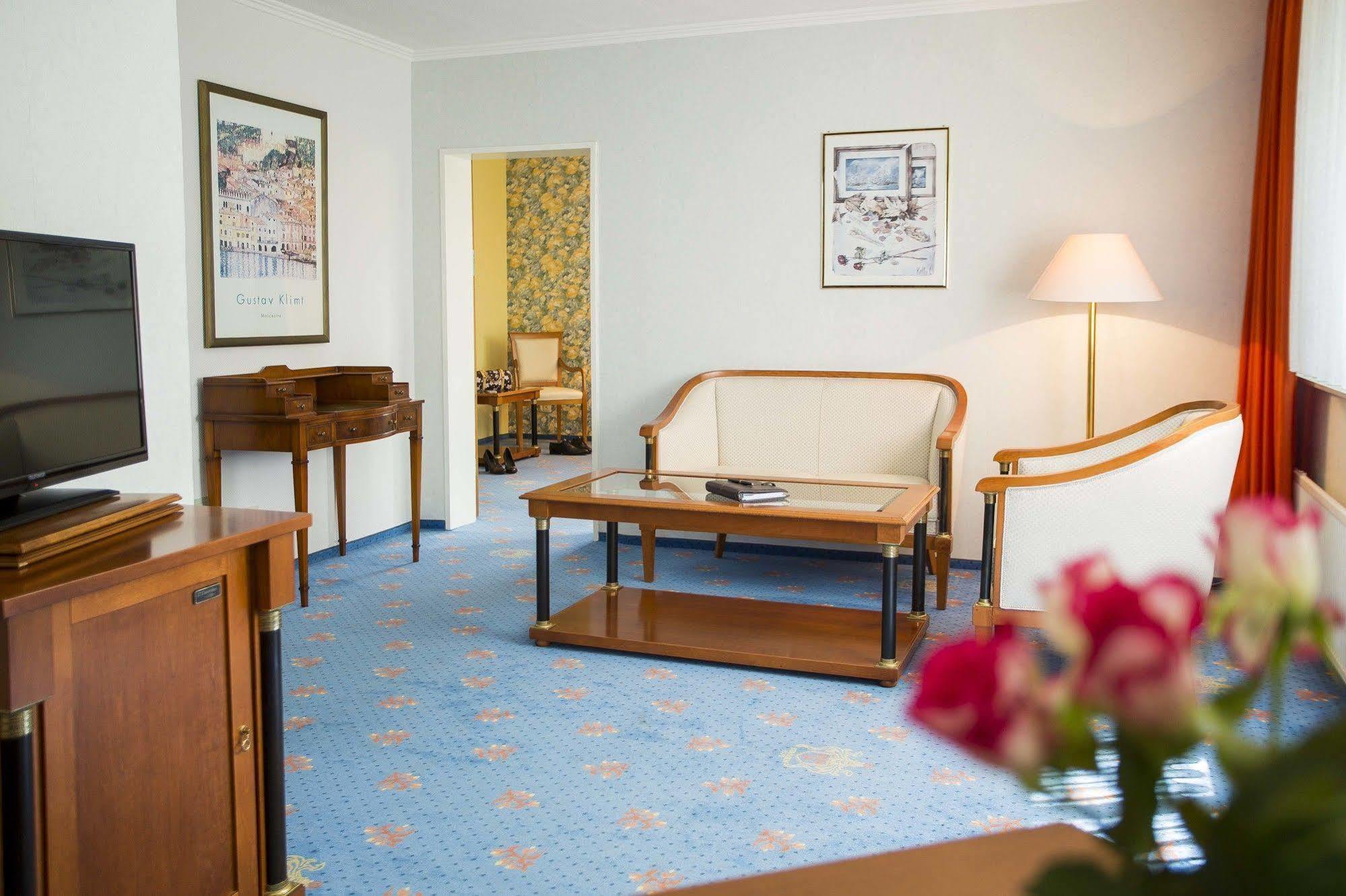 Parkhotel Maasberg Бад-Зобернхайм Экстерьер фото